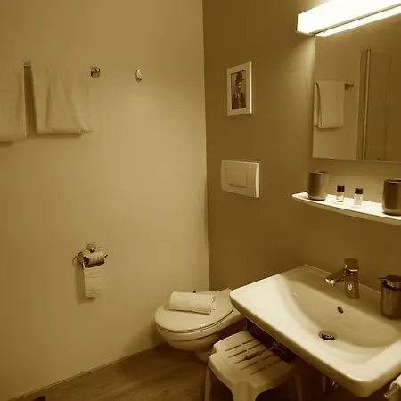 Hallelujah: Entspannungsparadies Mit Bademantelgang Zur Therme *